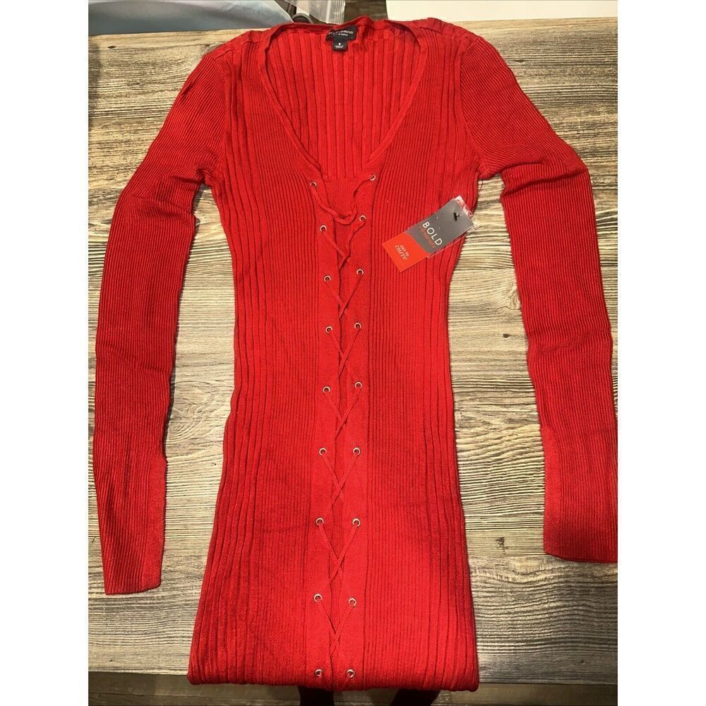 Bond Elements Cut To Curve Small Red Dress. NWT. Retails $78.00. 10